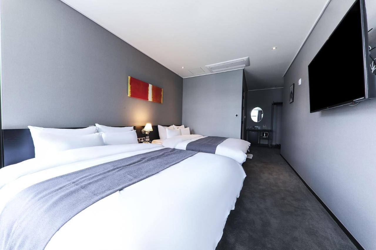 Ocean The Point โรงแรม