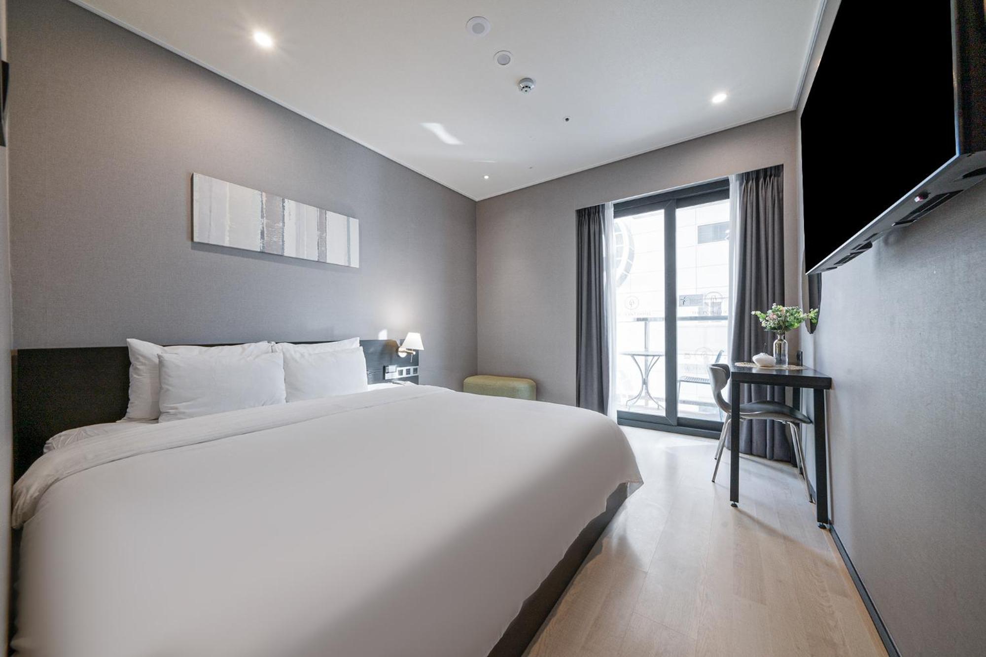 Ocean The Point โรงแรม