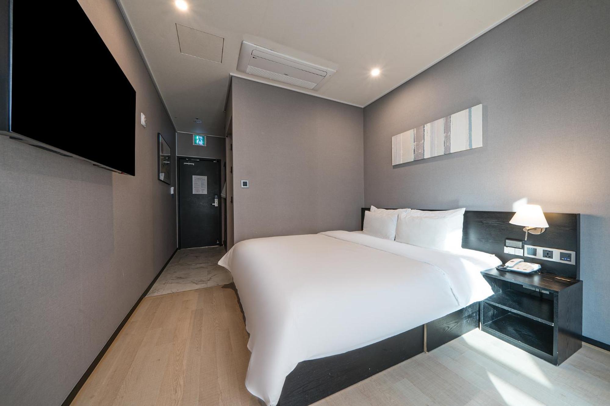 โรงแรม Ocean The Point 2*